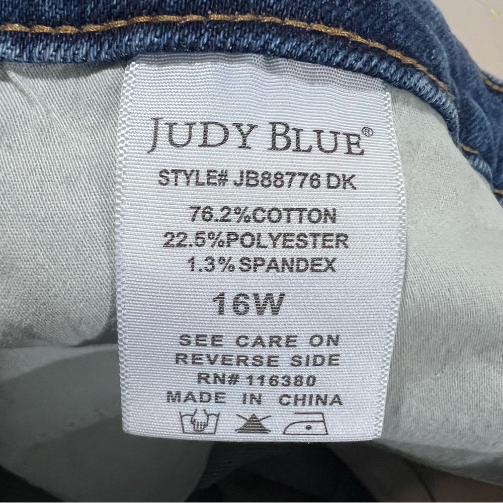 Judy Blue Slim Fit Plus Size Jeans Size 16W - Picture 11 of 13